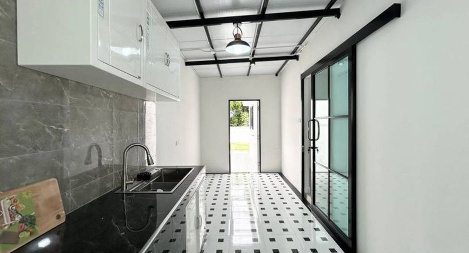 For sale 3 bedrooms house in Si Racha, Chonburi