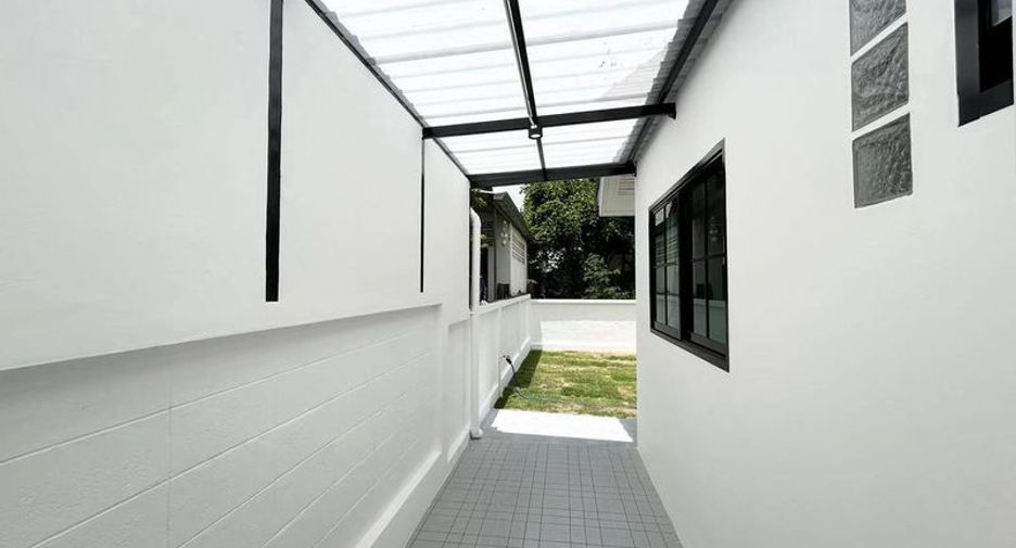 For sale 3 bedrooms house in Si Racha, Chonburi