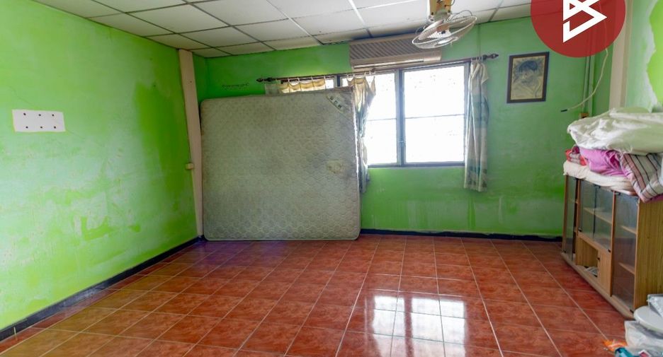 Casa adosada en venta de 4 habitaciones en Mueang Samut Prakan, Samut Prakan