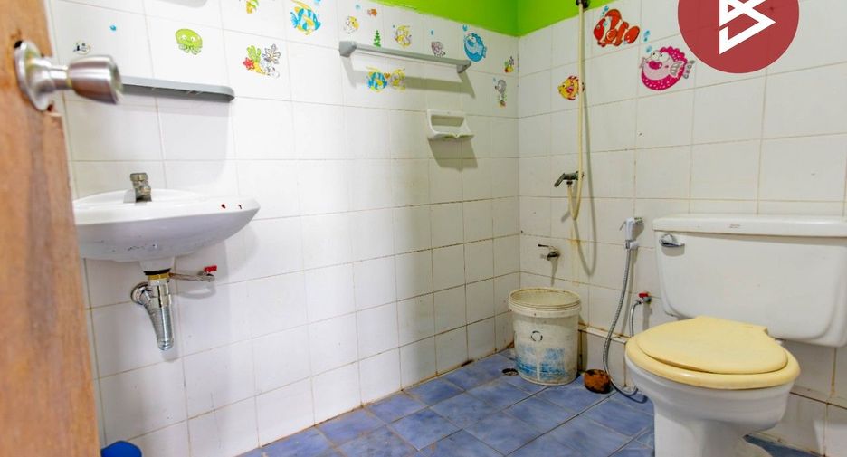 Casa adosada en venta de 4 habitaciones en Mueang Samut Prakan, Samut Prakan