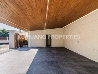 For sale 5 bedrooms house in Mueang Chiang Mai, Chiang Mai