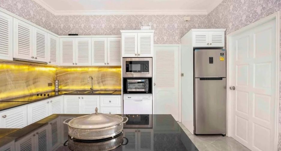 Продажа 3 спальни вилла в Йомтиен, Паттайя