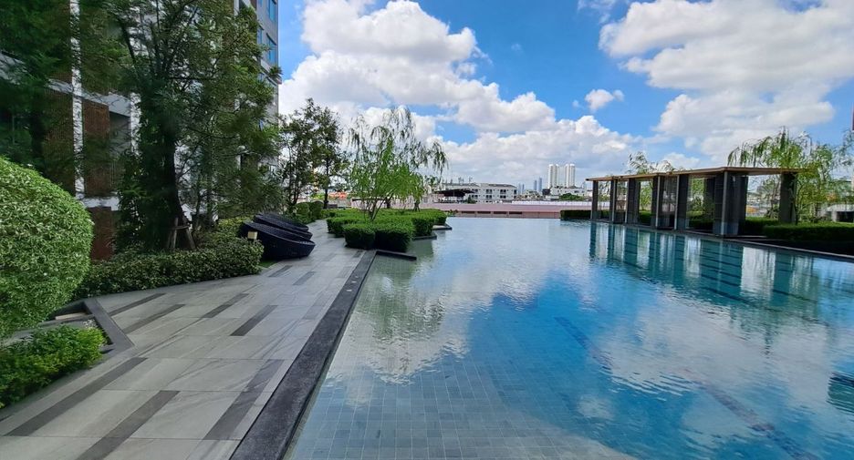 For sale 2 bedrooms condo in Bang Phlat, Bangkok