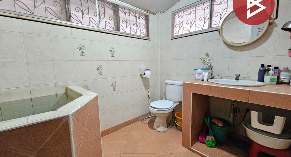 For rent and for sale 4 bedrooms house in Mueang Chon Buri, Chonburi