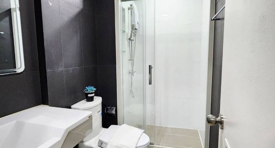 For sale 1 bed condo in Khan Na Yao, Bangkok