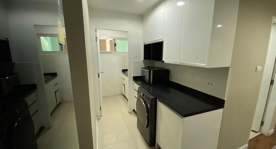 À louer et à vendre 3 chambres condo à Huai Khwang, Bangkok