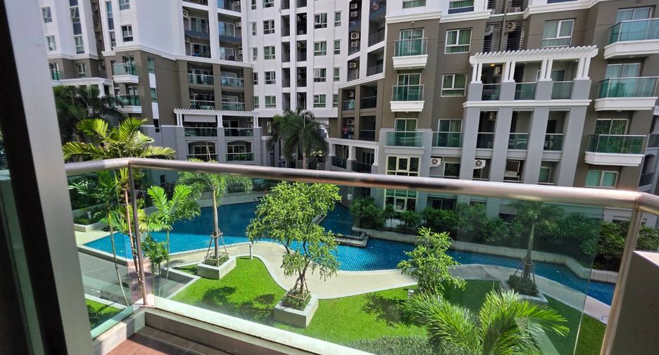 For rent そして for sale 2 ベッドルーム condo in Huai Khwang, Bangkok