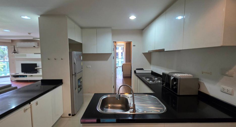 For rent そして for sale 2 ベッドルーム condo in Huai Khwang, Bangkok