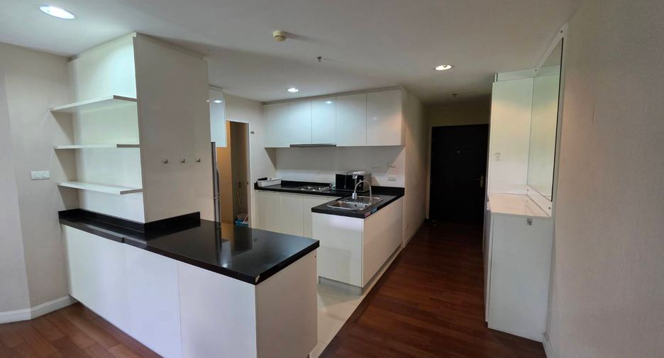 For rent そして for sale 2 ベッドルーム condo in Huai Khwang, Bangkok