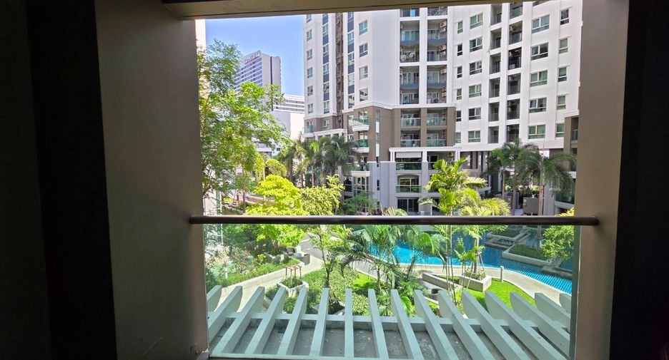 For rent そして for sale 2 ベッドルーム condo in Huai Khwang, Bangkok
