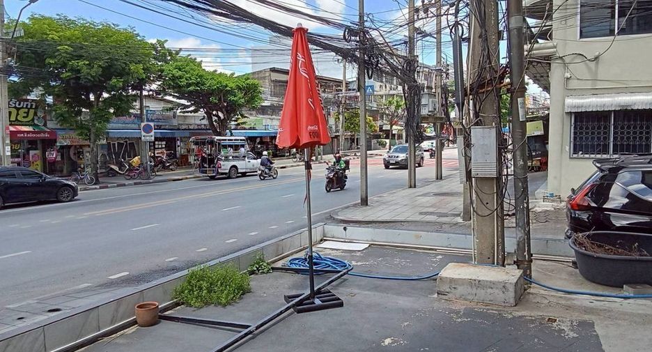 À louer local commercial à Prawet, Bangkok