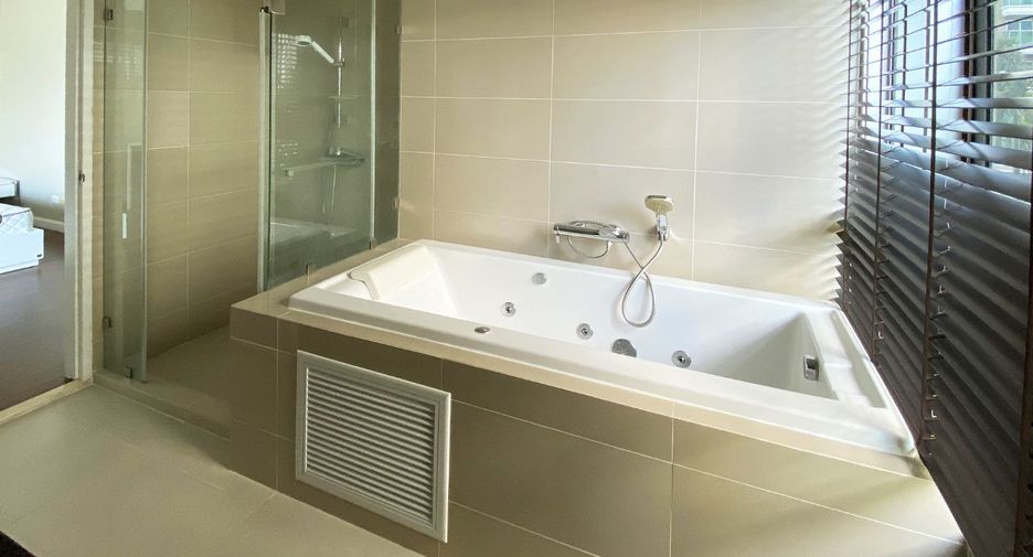For rent そして for sale 2 ベッドルーム condo in Huai Khwang, Bangkok