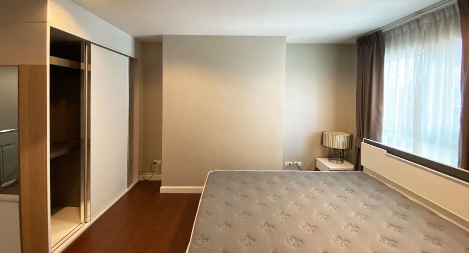 For rent そして for sale 2 ベッドルーム condo in Huai Khwang, Bangkok