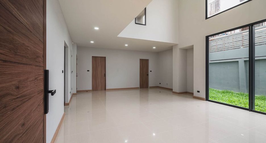 À vendre 4 chambres maison à Lat Krabang, Bangkok