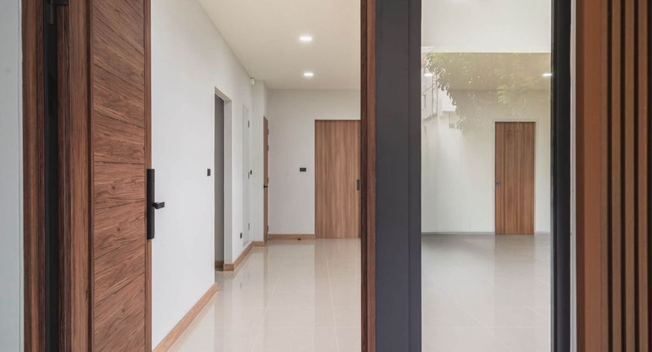 À vendre 4 chambres maison à Lat Krabang, Bangkok