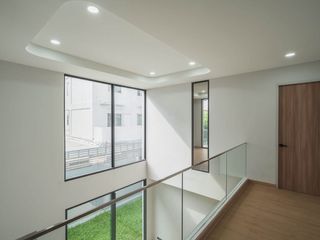 出售 4 卧室 独立屋 在 Lat Krabang, 曼谷