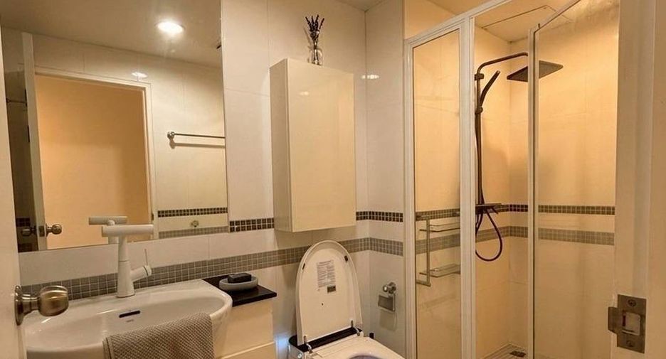 For sale 1 bed condo in Yan Nawa, Bangkok