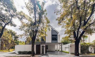À vendre 4 chambres maison à Mueang Chiang Mai, Chiang Mai