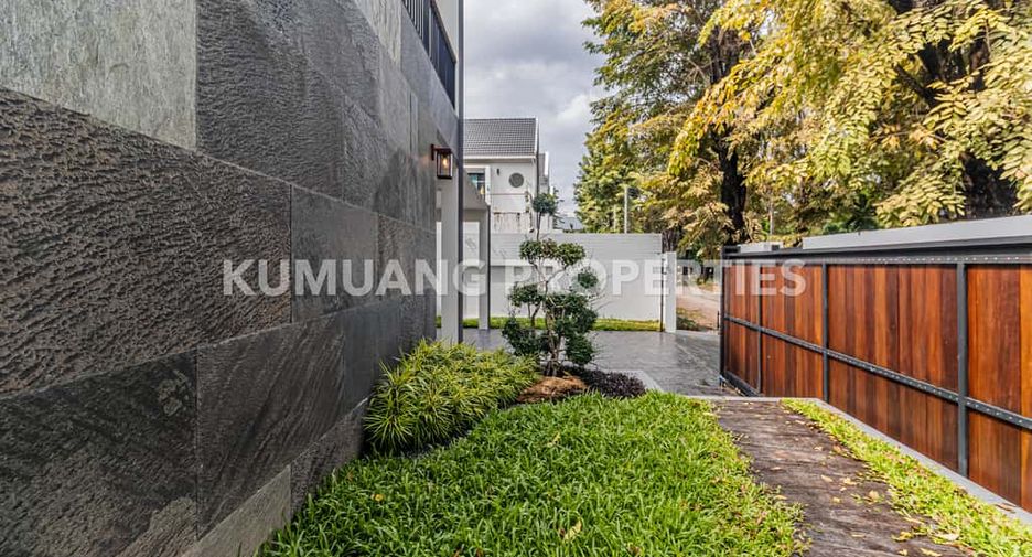 Casa en venta de 4 habitaciones en Mueang Chiang Mai, Chiang Mai