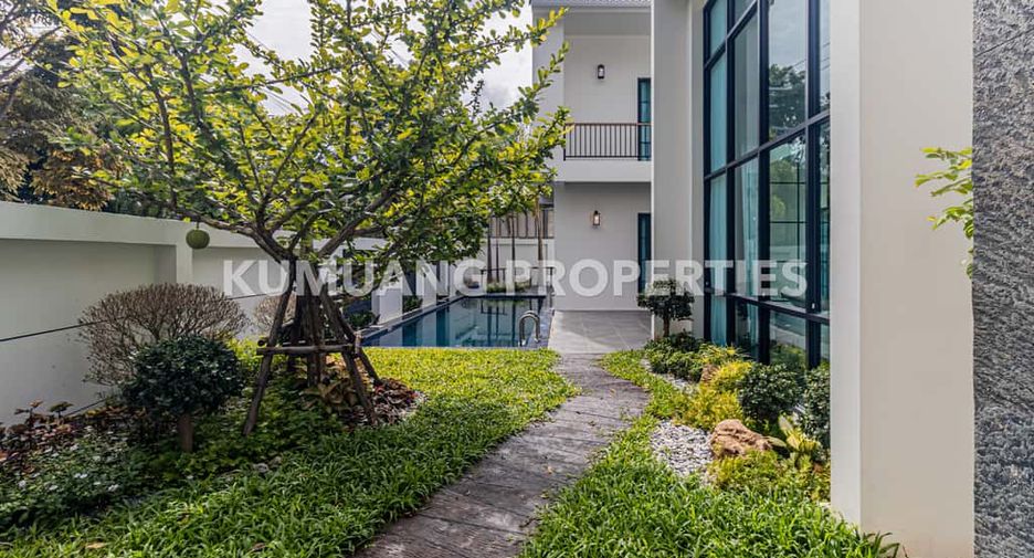 Casa en venta de 4 habitaciones en Mueang Chiang Mai, Chiang Mai