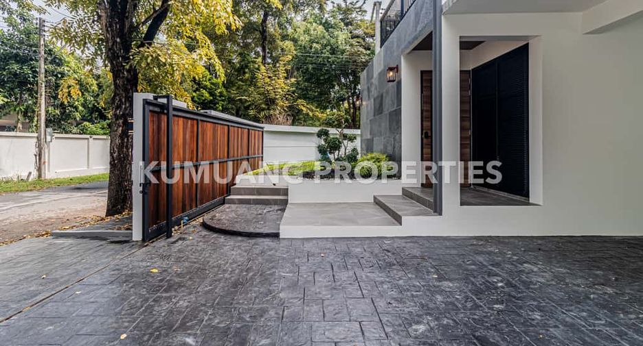Casa en venta de 4 habitaciones en Mueang Chiang Mai, Chiang Mai