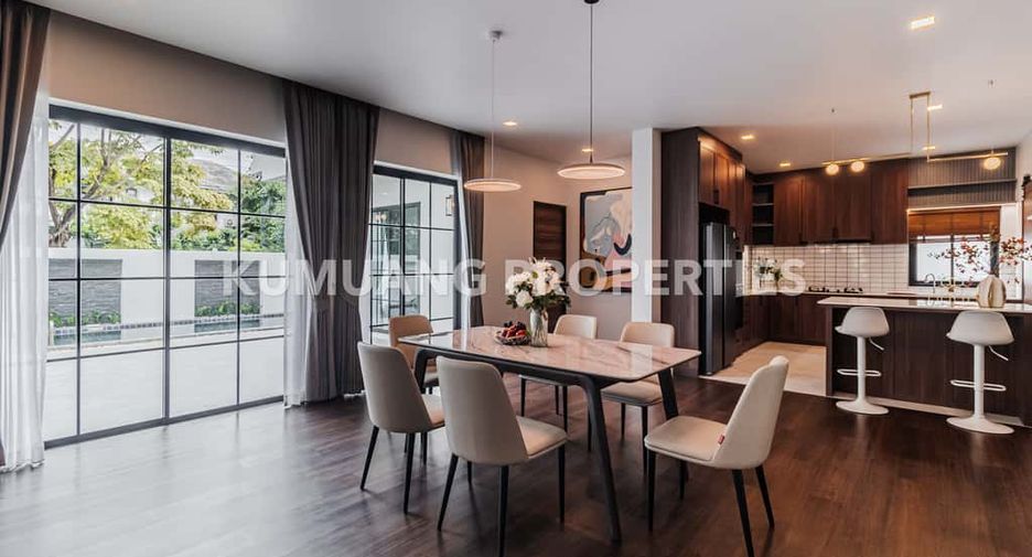 Casa en venta de 4 habitaciones en Mueang Chiang Mai, Chiang Mai