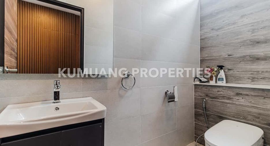 Casa en venta de 4 habitaciones en Mueang Chiang Mai, Chiang Mai