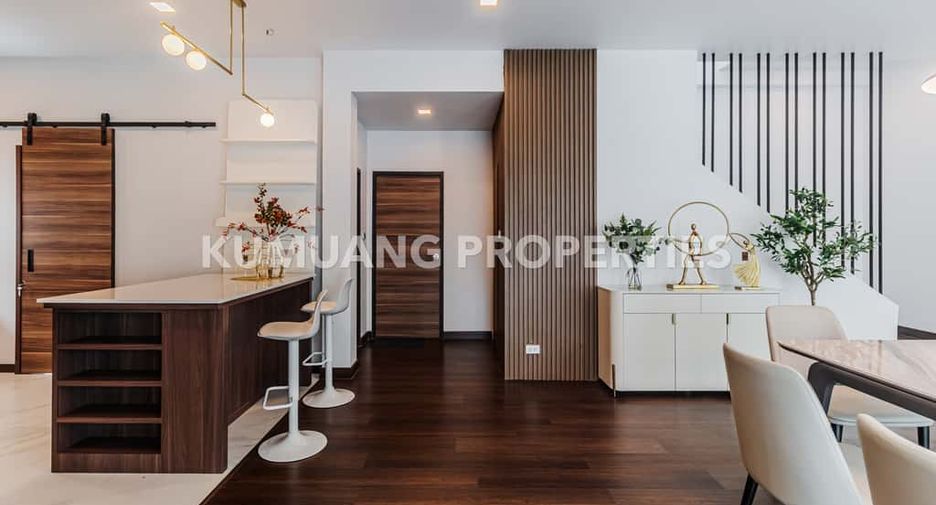 Casa en venta de 4 habitaciones en Mueang Chiang Mai, Chiang Mai