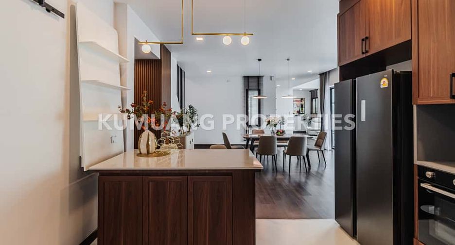 Casa en venta de 4 habitaciones en Mueang Chiang Mai, Chiang Mai