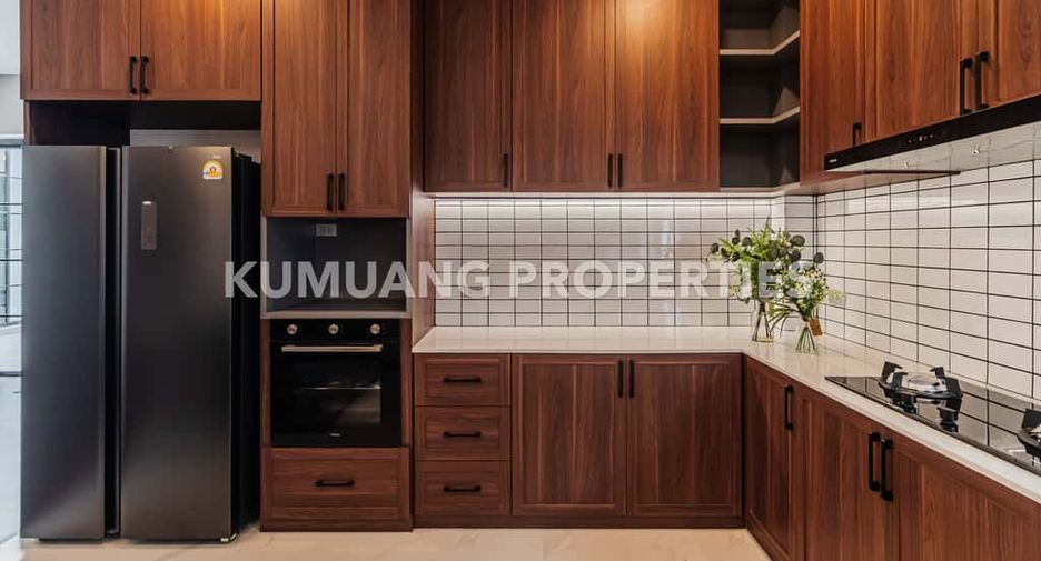 Casa en venta de 4 habitaciones en Mueang Chiang Mai, Chiang Mai