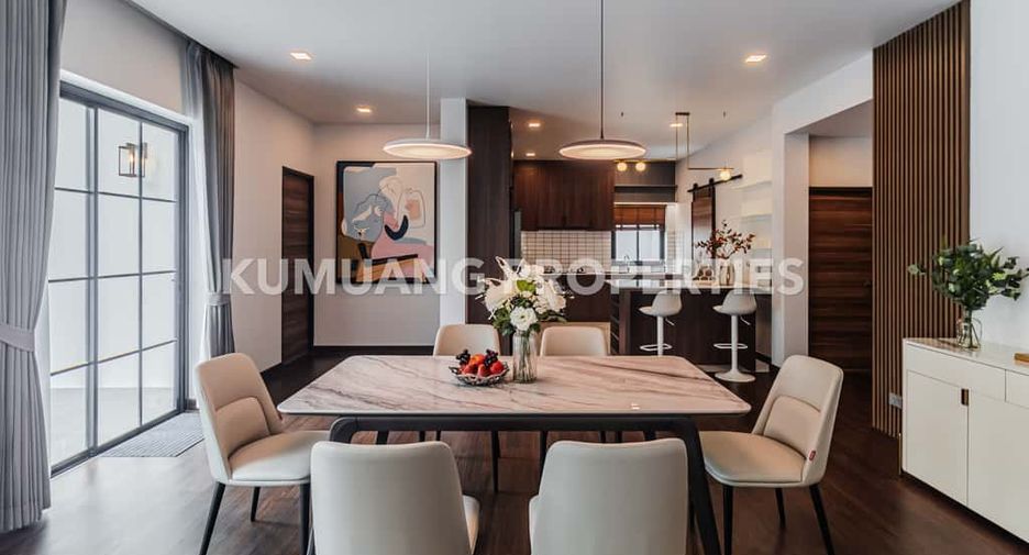 Casa en venta de 4 habitaciones en Mueang Chiang Mai, Chiang Mai