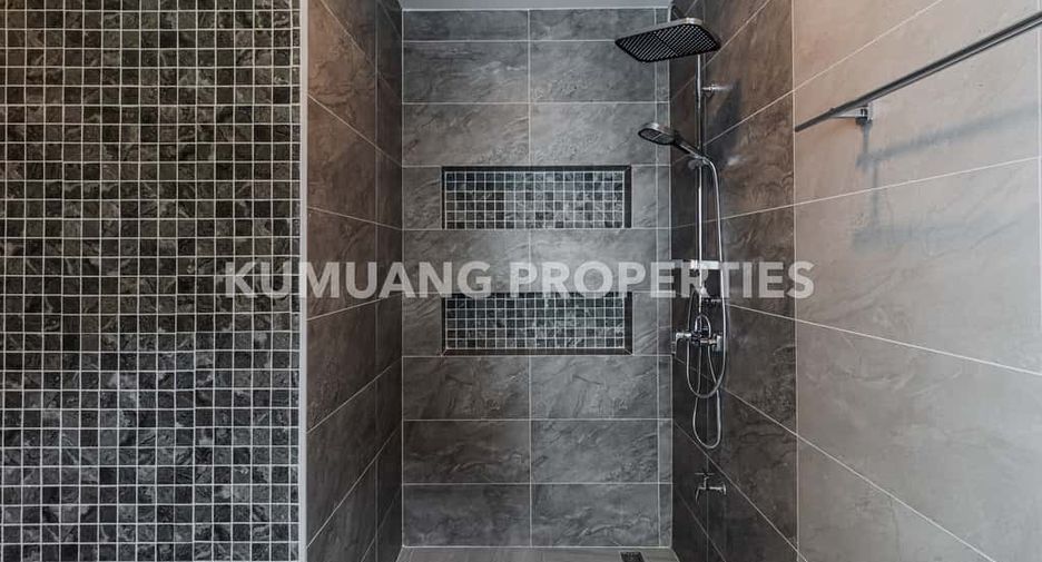 Casa en venta de 4 habitaciones en Mueang Chiang Mai, Chiang Mai