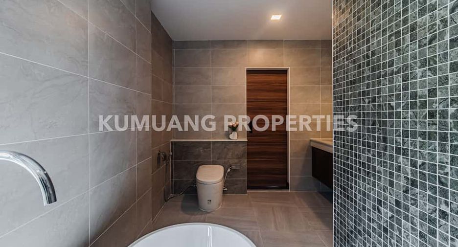 Casa en venta de 4 habitaciones en Mueang Chiang Mai, Chiang Mai