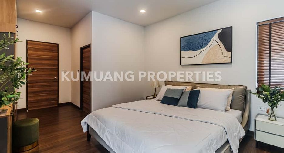 Casa en venta de 4 habitaciones en Mueang Chiang Mai, Chiang Mai