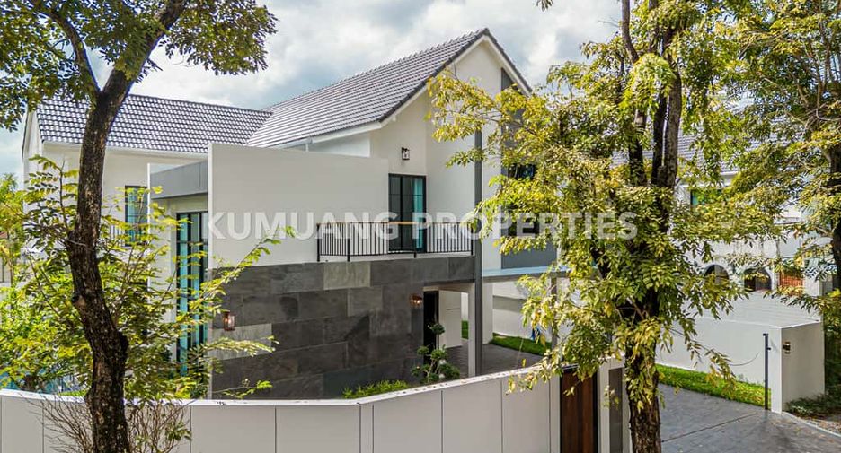 Casa en venta de 4 habitaciones en Mueang Chiang Mai, Chiang Mai