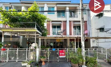Casa adosada en venta de 3 habitaciones en Bang Kapi, Bangkok