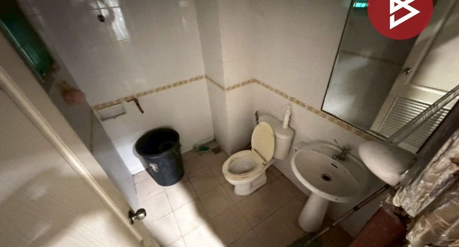Casa adosada en venta de 3 habitaciones en Bang Kapi, Bangkok
