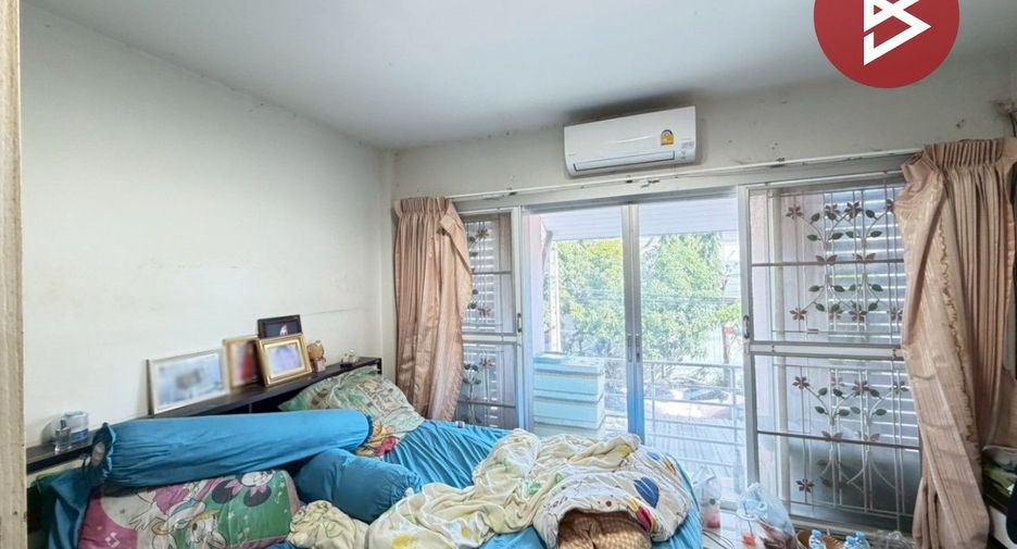 Casa adosada en venta de 3 habitaciones en Bang Kapi, Bangkok