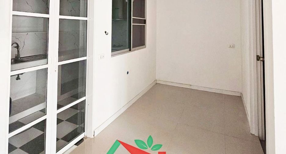 Продажа 3 спальни таунхаус в Mueang Chon Buri, Чонбури