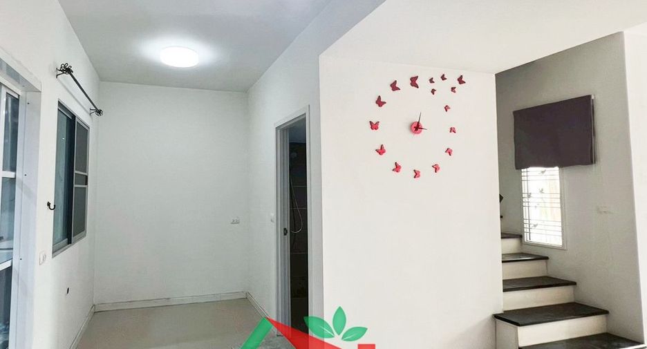 Продажа 3 спальни таунхаус в Mueang Chon Buri, Чонбури