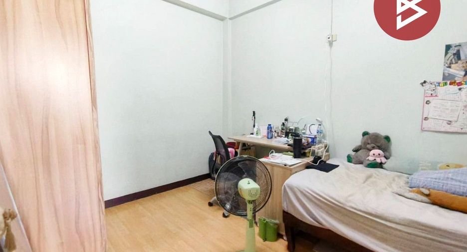 For sale 3 bedrooms retail Space in Wang Thonglang, Bangkok