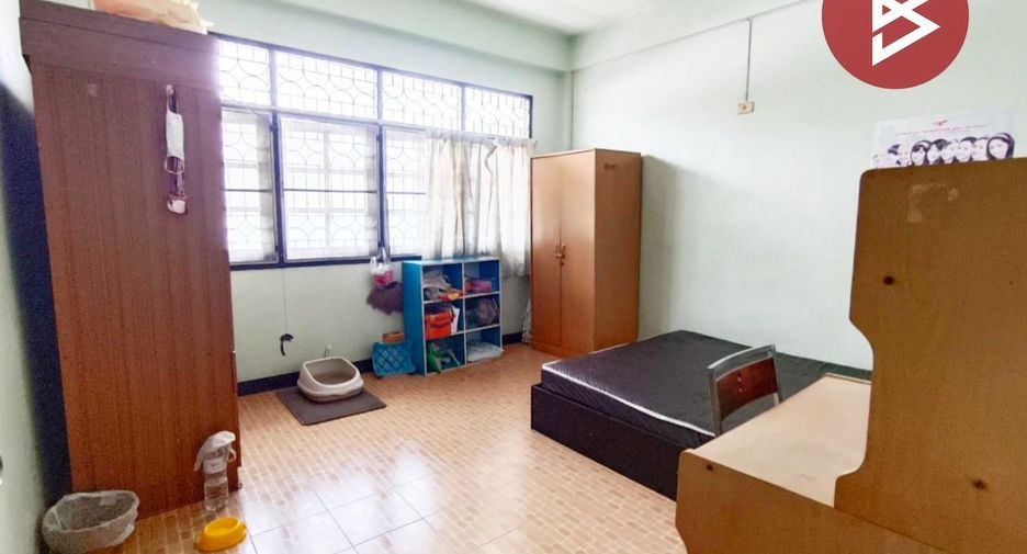 For sale 3 bedrooms retail Space in Wang Thonglang, Bangkok