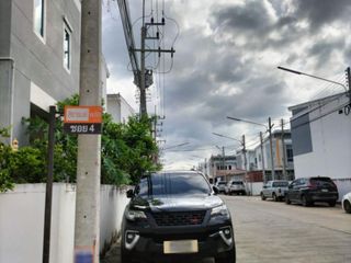 Casa adosada en venta de 3 habitaciones en Mueang Chachoengsao, Chachoengsao