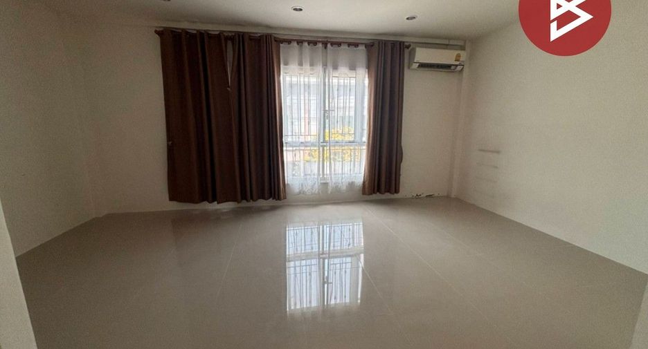 Casa adosada en venta de 3 habitaciones en Mueang Chachoengsao, Chachoengsao
