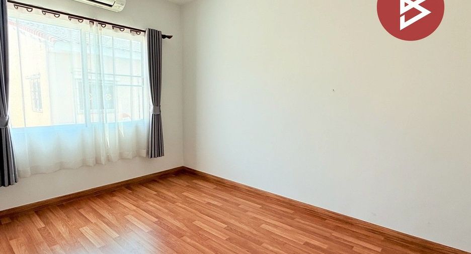 À vendre 3 chambres maison de ville à Thanyaburi, Pathum Thani