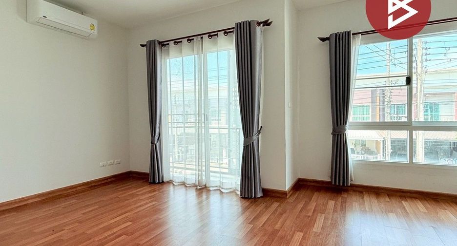 À vendre 3 chambres maison de ville à Thanyaburi, Pathum Thani