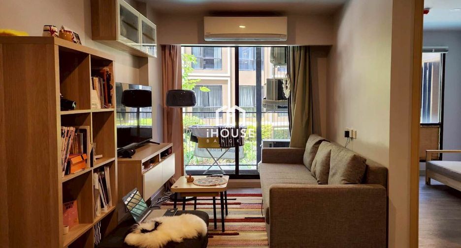 For rent 2 bedrooms condo in Yan Nawa, Bangkok