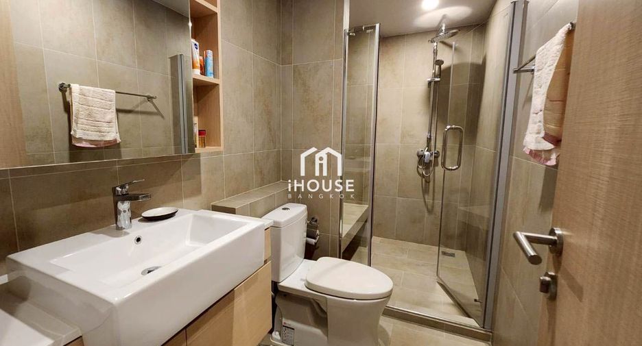 For rent 2 bedrooms condo in Yan Nawa, Bangkok