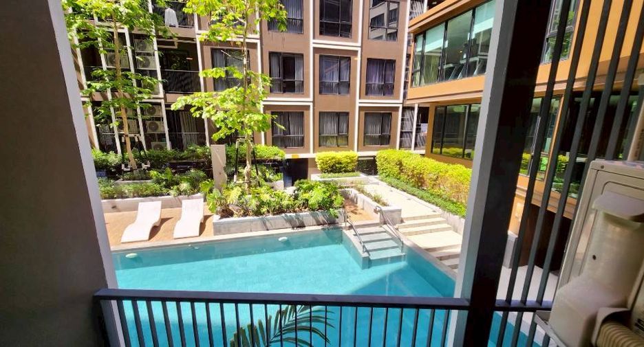 For rent 2 bedrooms condo in Yan Nawa, Bangkok