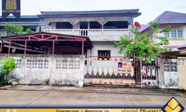 For sale 4 bedrooms house in Suan Luang, Bangkok